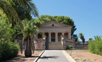 Das Mausoleum der (Winzer-)Familie Seppelt in Seppeltsfield. Das Mausoleum in Seppeltsfield