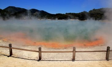 Eigentlich ein Giftcocktail. Der Champagnerpool von Wai-O-Tapu. Eigentlich ein Giftcocktail. Der Champagnerpool von Wai-O-Tapu.